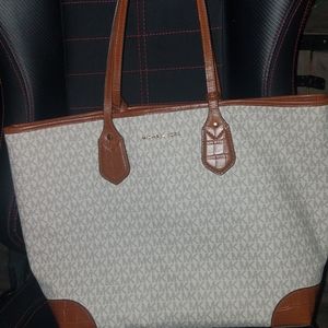 Michael Kors Canvas Large Tote Eva Large Logo Tote Bag